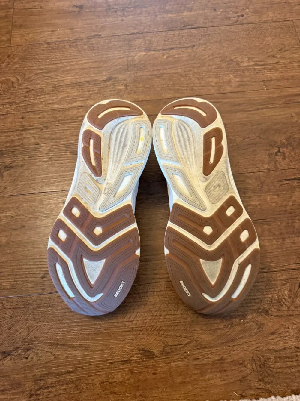 Brooks Revel 8 running shoes - size 10 (fits like 9.5)